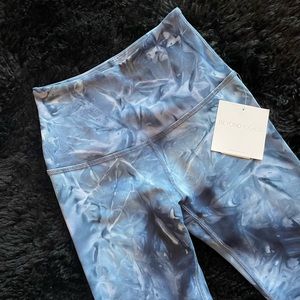 Beyond Yoga Highwaisted crop navy yoga pants Sz S